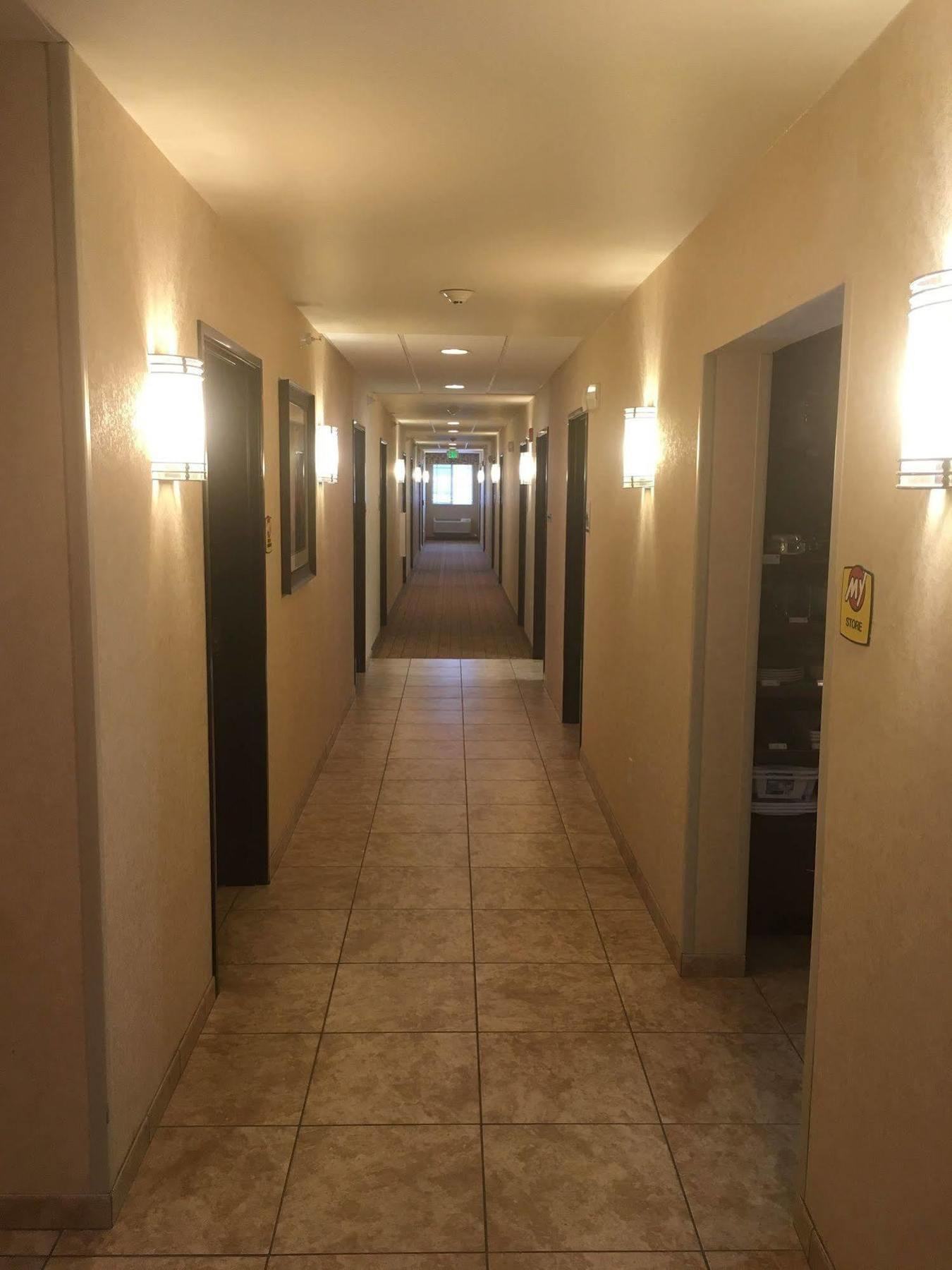My Place Hotel-Dickinson, Nd Bagian luar foto